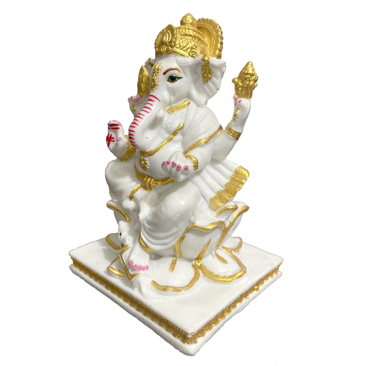 Ganesh Idol On Kamal 